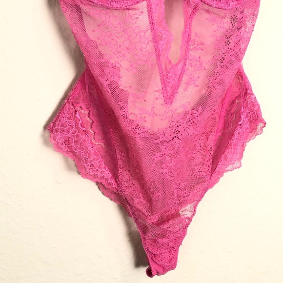 VS very sexy wicked lace cut out teddy in tickle pink not Sz tag could fit Sz S - Picture 7 of 13